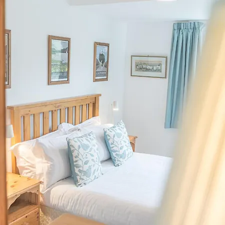 The Hytte, 19 Greta Grove House